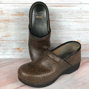 Dansko Pro XP 2.0 Brown Embossed Clogs size 41